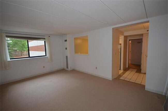 Building Photo - 1933 Commonwealth Ave Unit 111 Rental
