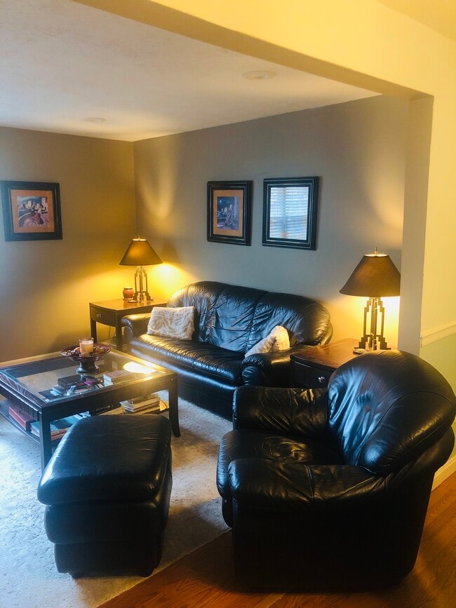 Photo - 315 Bellford Ct