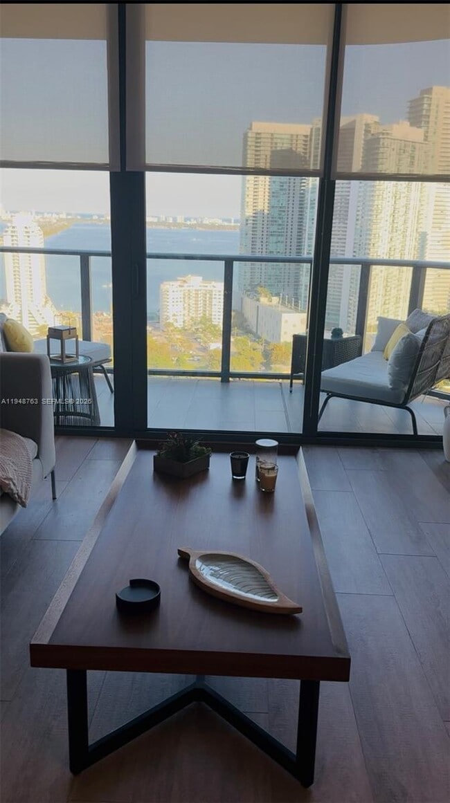 Building Photo - 121 NE 34th St Unit 3005