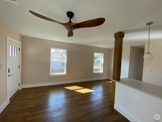 Building Photo - 216 Armstrong St Rental