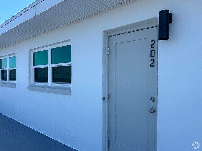 Building Photo - 1740 Ocean Shore Blvd Rental