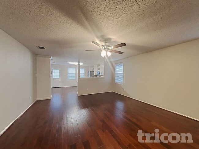 Photo - 1913 Lariat Dr