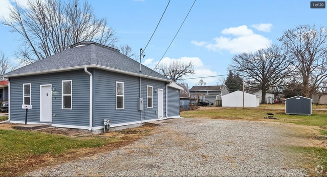 Building Photo - 814 E 8th St N Rental