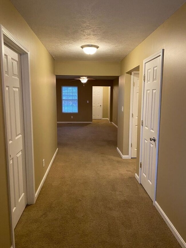 Photo - Open Concept 4 Bedroom Home & PETS WELCOME!!!