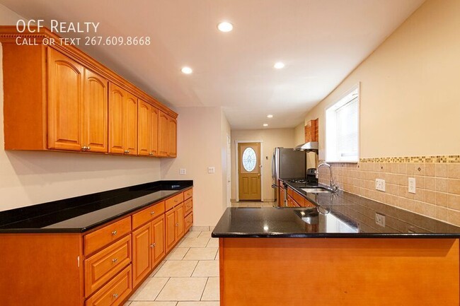 Photo - 1532 Christian St