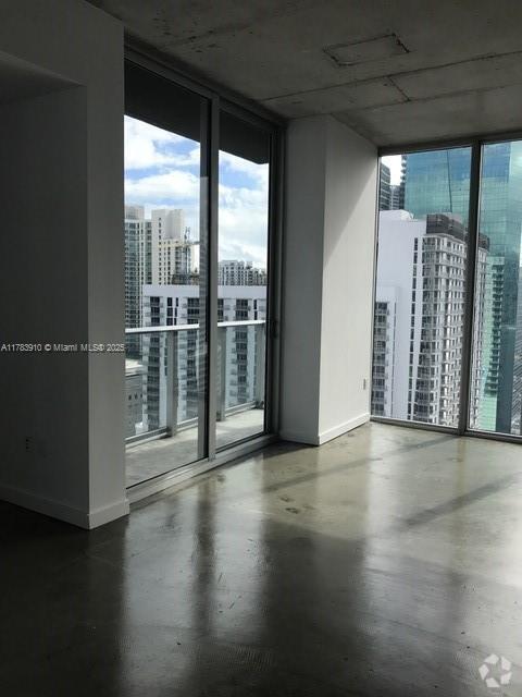Building Photo - 151 SE 1st St Unit 2801 Rental