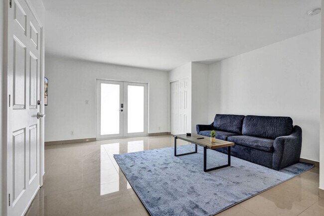 Photo - 905 N Federal Hwy Unidad SI ID1504069P