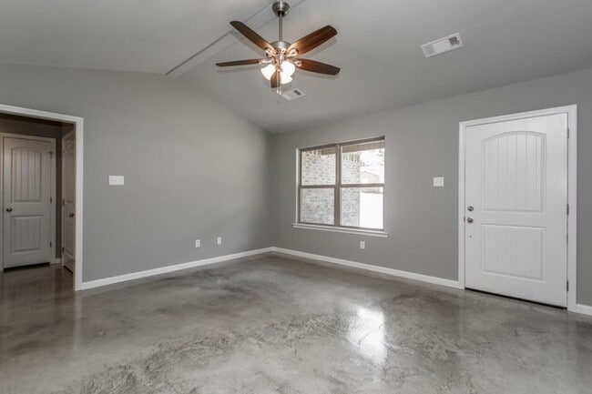 Photo - 404 Merganzer Dr