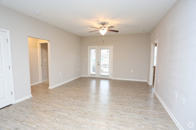 3BR, 2BA - 1,185 SF - Living Room