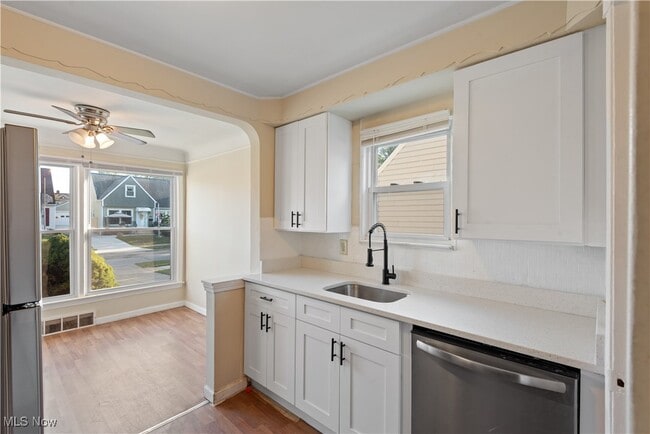 Building Photo - 4514 Redfern Rd