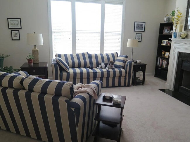 Photo - 3645 Edgemont Dr