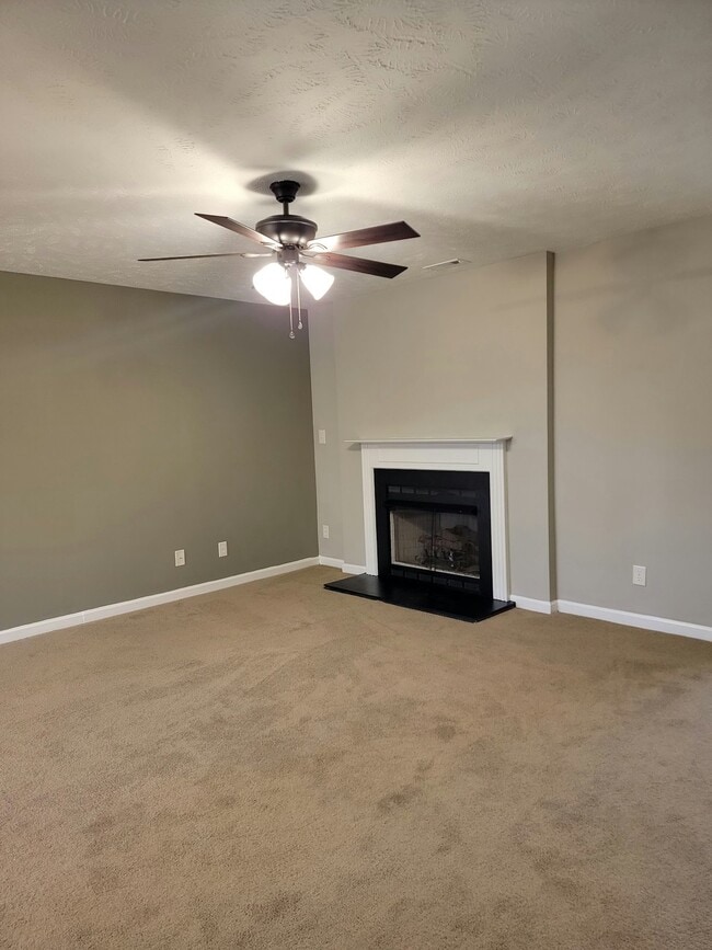 Photo - 513 Lumberly Ln