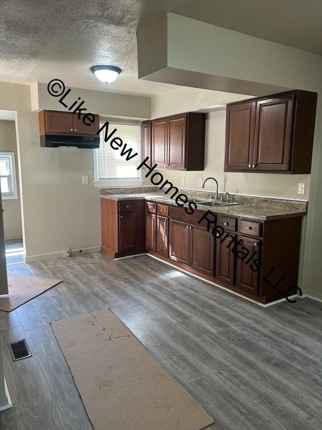 Photo - 527 Fletcher St