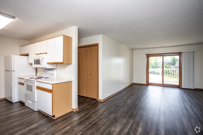 2BR, 2BA w/ Laundry - 1,050 SF - Linden West