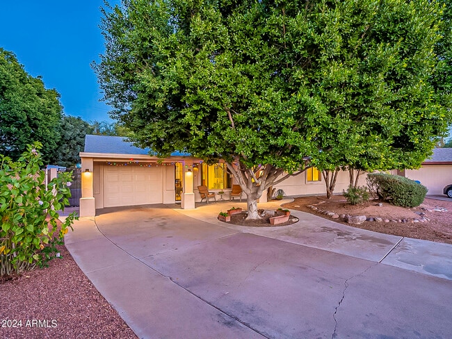 Photo - 8209 N 6th St