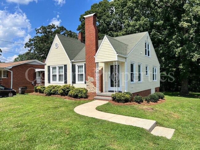Photo - 649 Linville Rd House