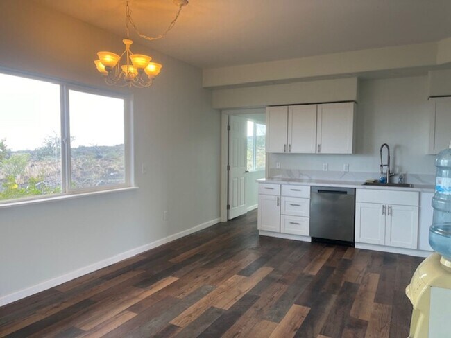 Photo - Pet friendly 3 bedroom / 2 bath home with ...