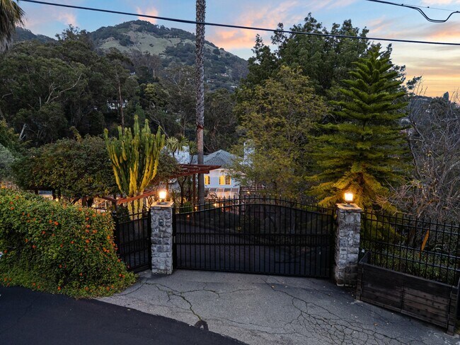 Photo - 344 Summit Ave