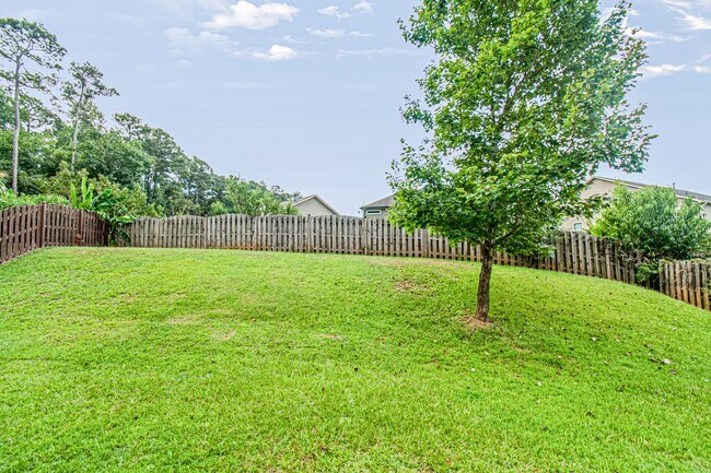 906 Silver Lake Dr