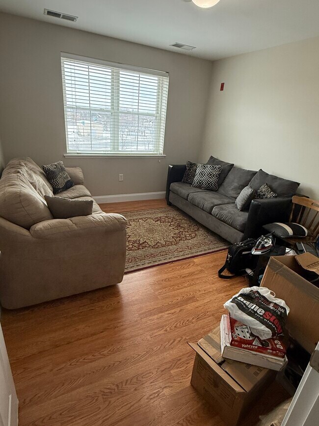 Photo - 120 Wyllis Ave Unit Britney Place