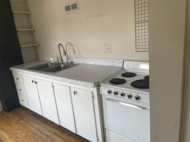Photo - 38 Comfort St Unit UP