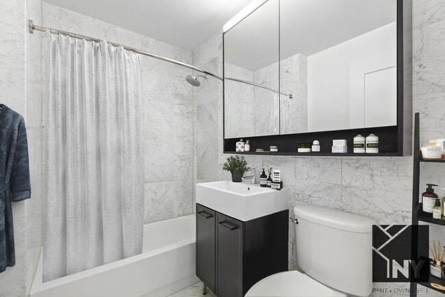 3 Hanover Square Unit 4P