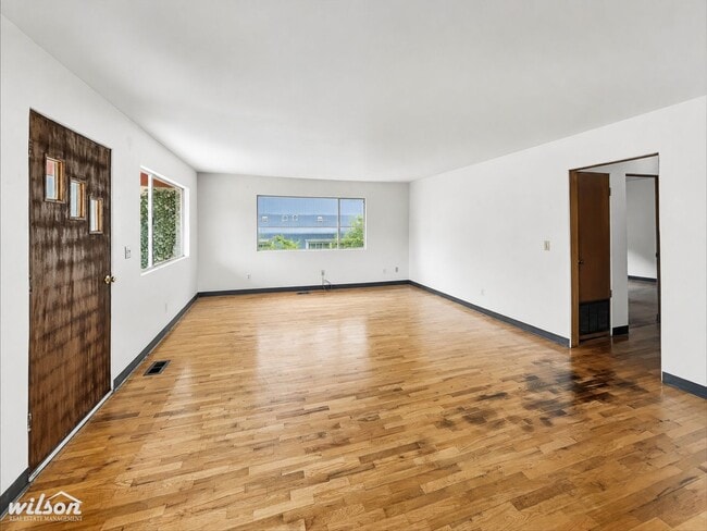 Photo - 904 S 48th Ave Unidad Main