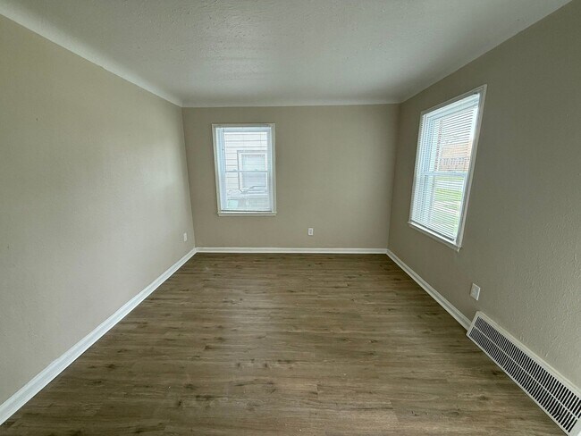Photo - 14118 Evergreen Rd Unit 14118 Evergreen - Lower