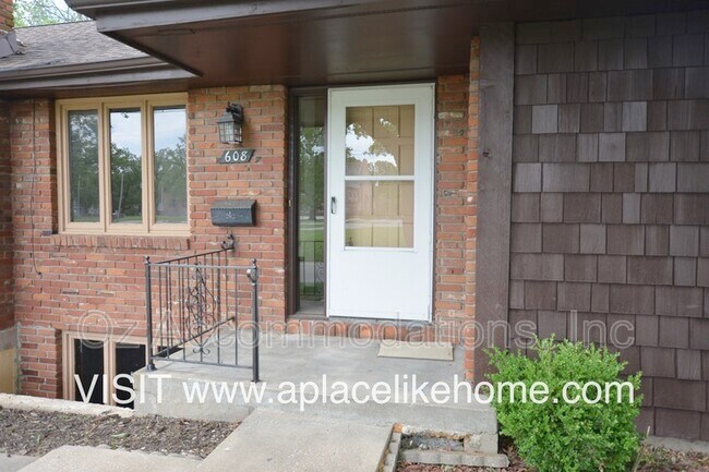 Photo - 608 E 78th St
