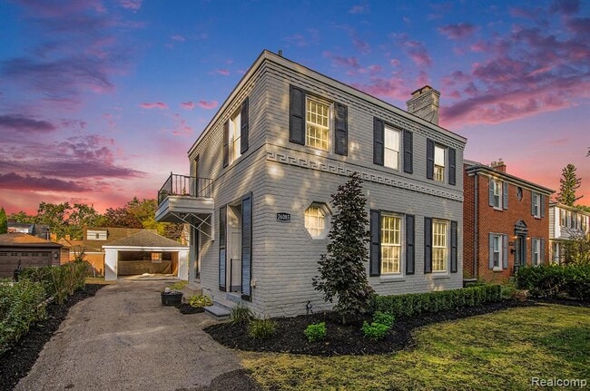 Photo - 26085 Humber St