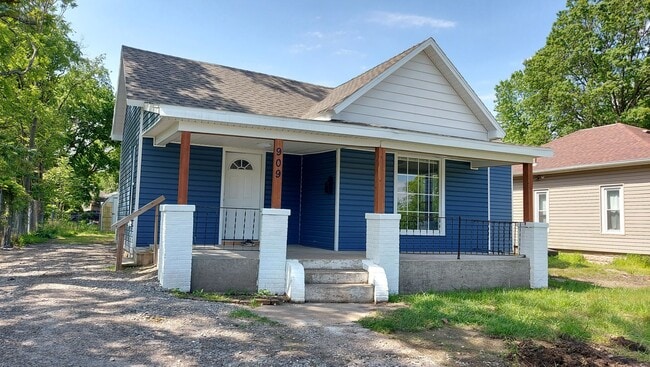 Building Photo - COMING SOON!!! GORGEOUS 3br home!