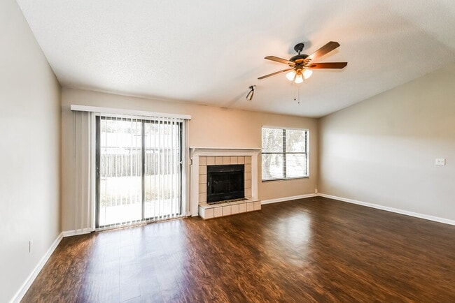 Photo - 1545 Kingfisher Blvd