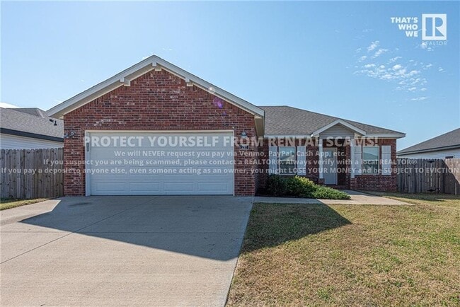 Photo - 211 Grove Ln