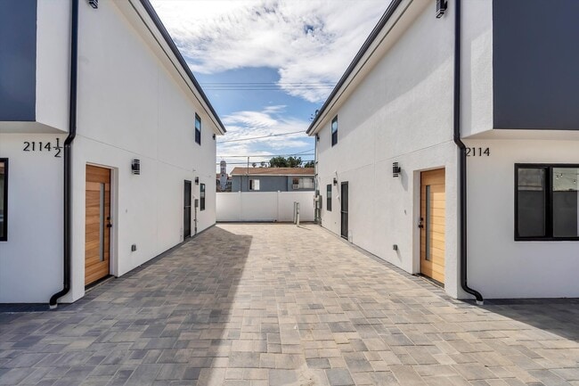 Photo - 2114 E 2nd St