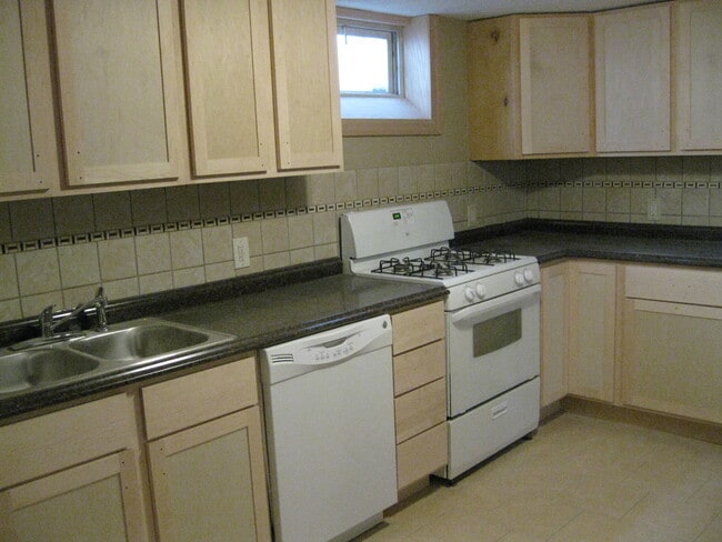 Photo - 2701 Delaware St SE