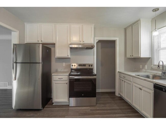 Photo - 5247 Dupont Ave N