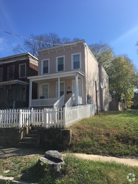 Building Photo - 1417 N 22nd St Unit B Rental