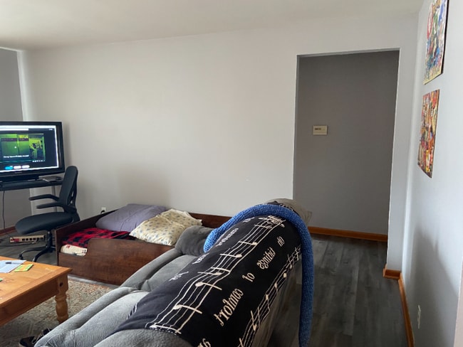 Photo - 415 E Staat St