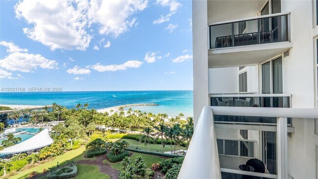 10275 Collins Ave Unit 905