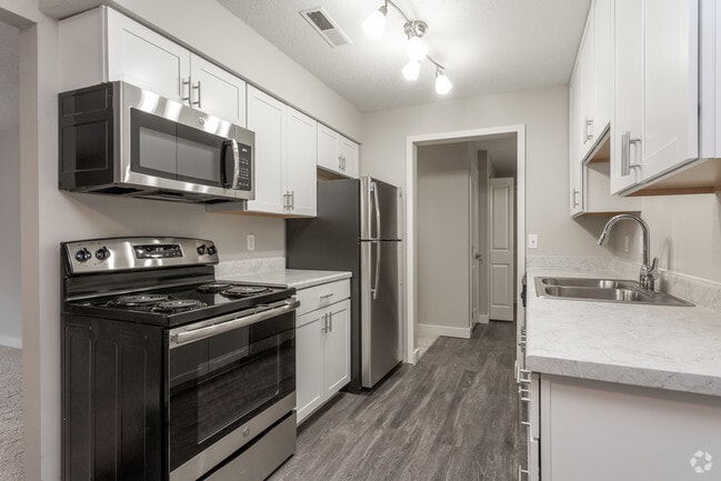 2BR Kingston - Kitchen
