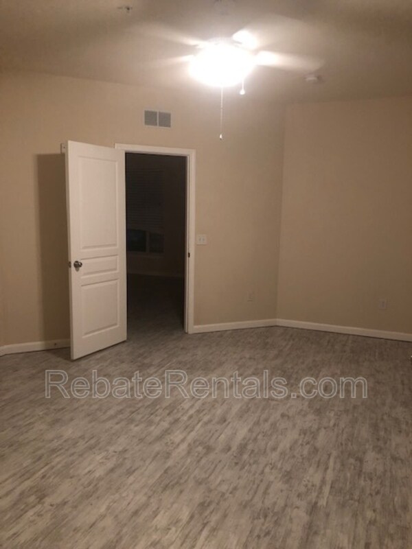 Photo - 8290 Gate Pkwy W Unit #708