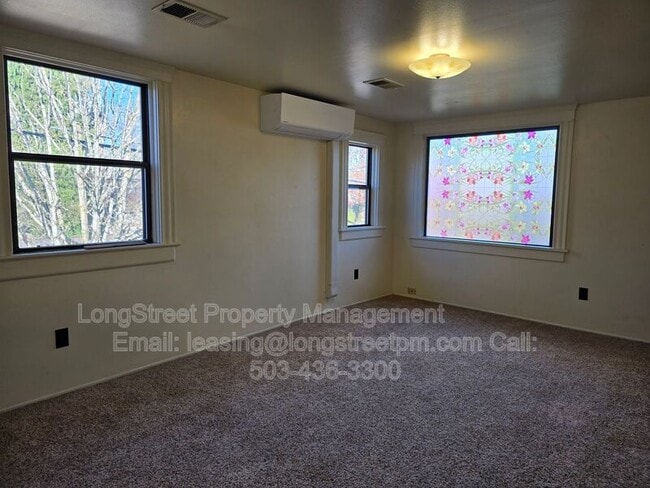 Photo - 1052 SW Western Blvd