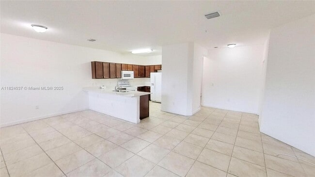 Photo - 230 NW 109th Ave Unidad 216 Rental
