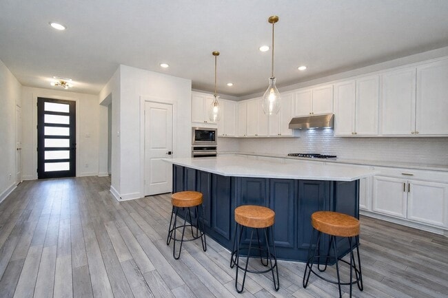 Building Photo - 23714 Sweeny Vly Dr
