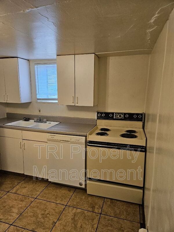 Photo - 925 12th St