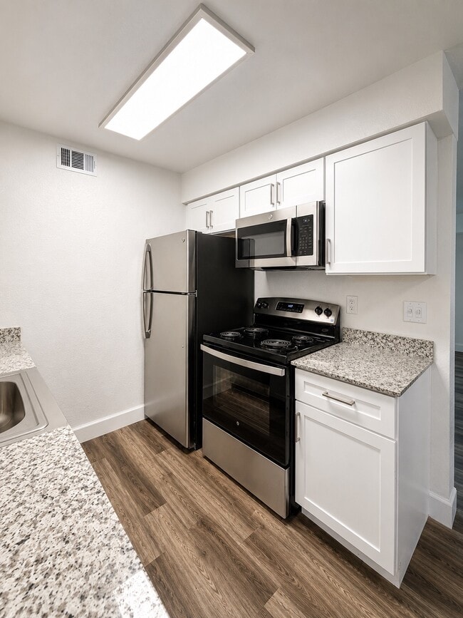 Photo - Cedar Lane Apartments