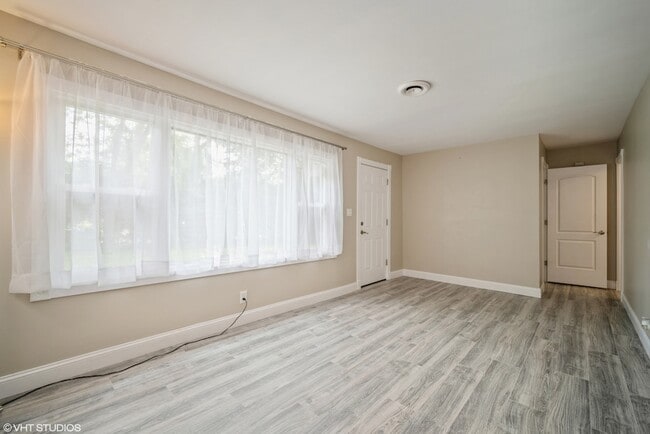 Photo - 685 Anthony Trail