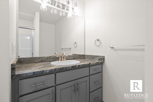 Photo - Gorgeous! 3 Bedroom Townhome in Eagle Point