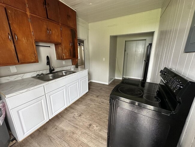 Photo - 812 W 5th St Unit 812 W 5th Street