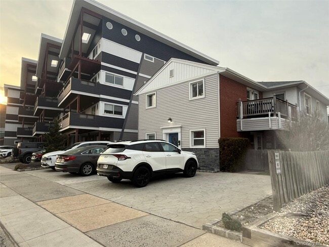 Photo - 555 W Broadway Unit 2E